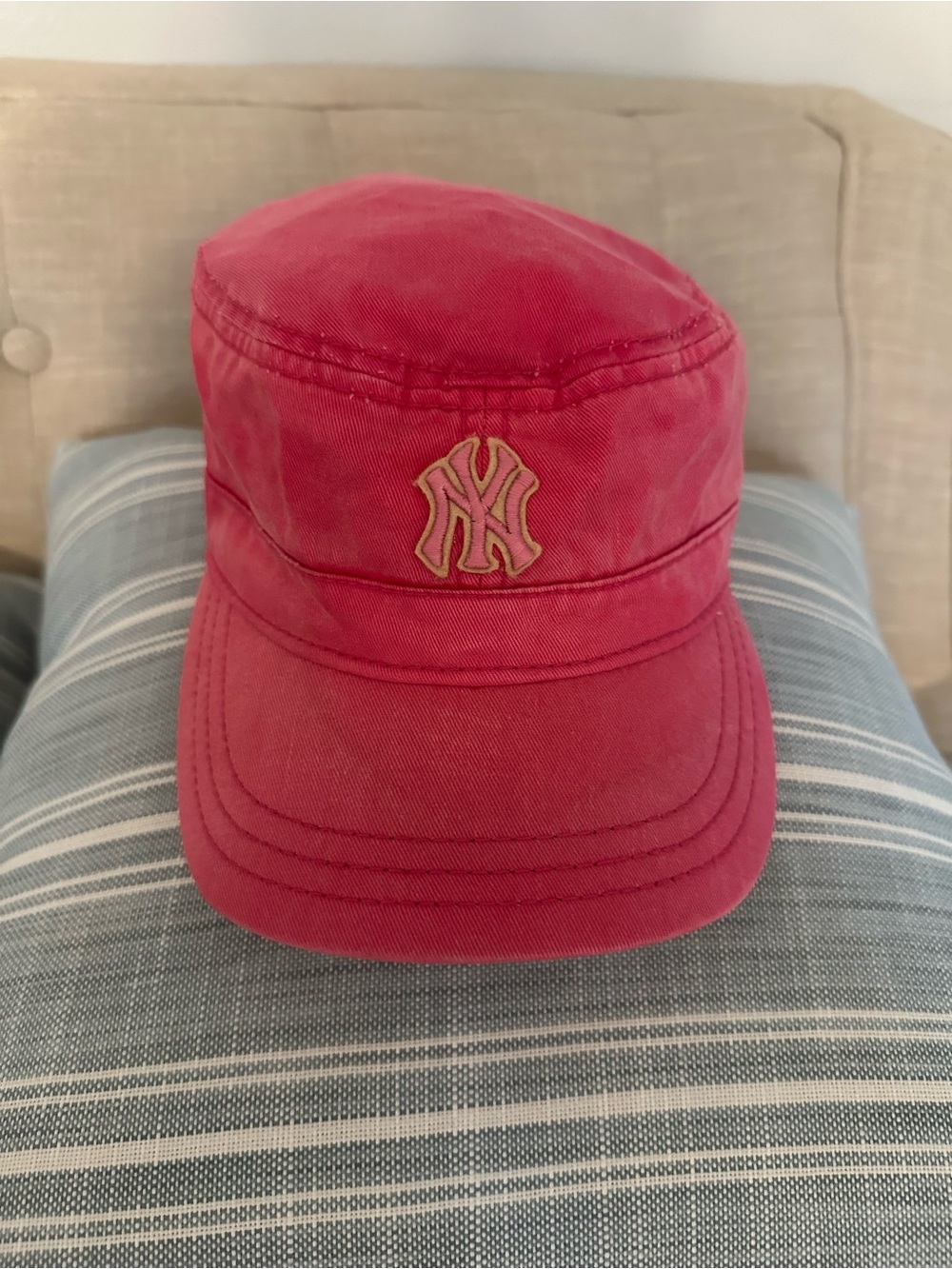 NY Logo Women’s Pink Baseball Cap